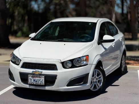 Used 2015 Chevrolet Sonic LT FWD image 6