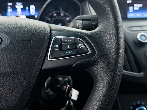 Used 2018 Ford Focus SE FWD image 26