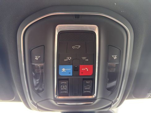 New 2025 Jeep Grand Cherokee Altitude w/ Trailer Tow Package image 22