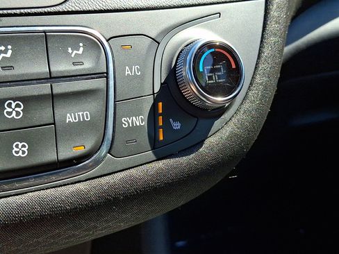 Used 2023 Chevrolet Malibu LT FWD image 31