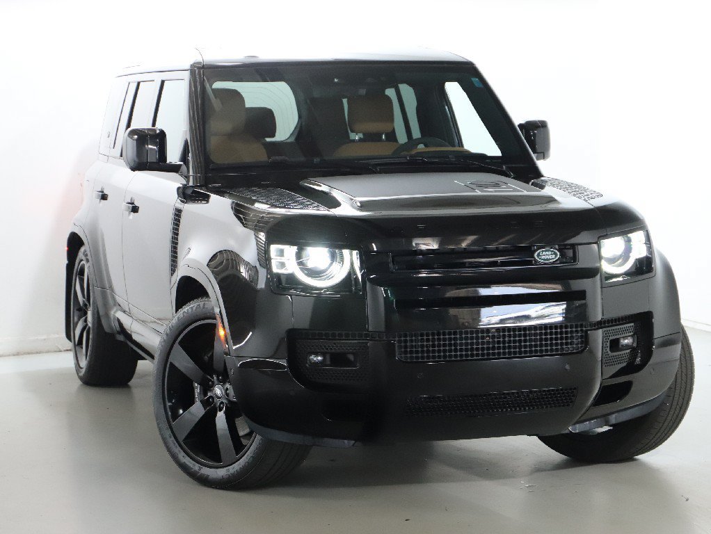 Certified 2024 Land Rover Defender 110 V8 AWD/4WD image 2