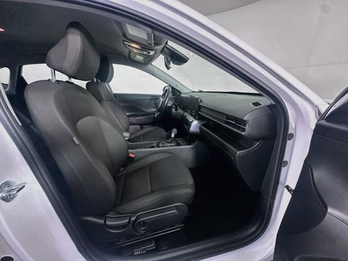 Used 2025 Hyundai Kona SEL FWD image 30