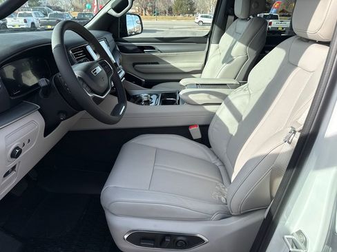 New 2026 Jeep Grand Wagoneer L w/ Premium Group I image 8