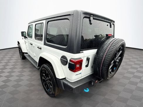 Used 2023 Jeep Wrangler Unlimited Sahara w/ Cold Weather Group AWD/4WD image 8