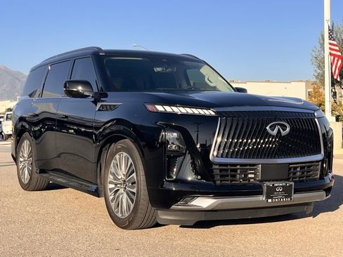 Certified 2025 INFINITI QX80 Luxe image 7