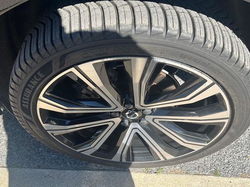Used 2023 Volvo XC60 B5 Ultimate w/ Climate Package AWD/4WD image 6