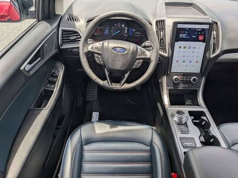 Used 2022 Ford Edge SEL w/ Sport Appearance Package AWD/4WD image 16
