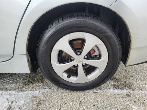 Used 2015 Toyota Prius Two image 28