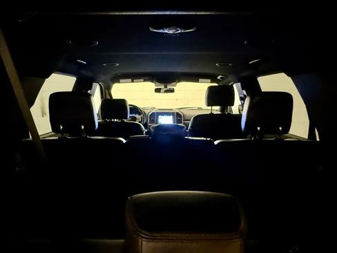 Used 2019 Ford Expedition XLT w/ Equipment Group 202A AWD/4WD image 27