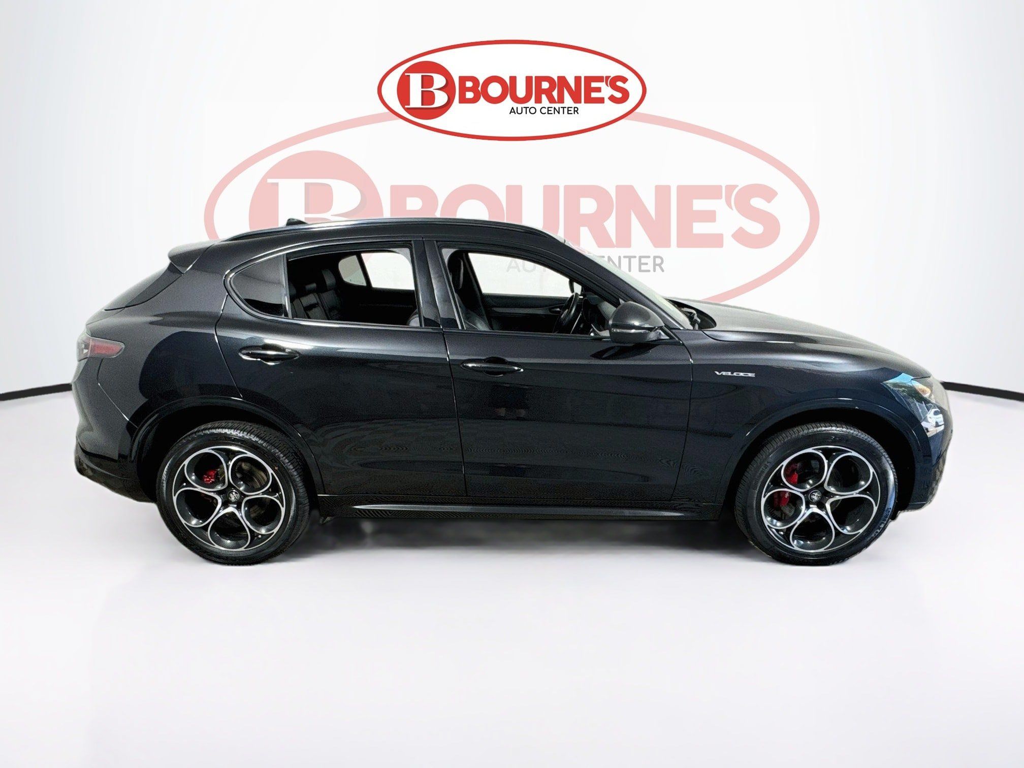 Used 2024 Alfa Romeo Stelvio Veloce AWD/4WD image 12