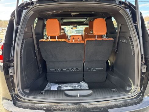 New 2026 Chrysler Pacifica Pinnacle image 26