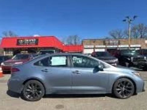 Used 2023 Toyota Corolla XSE FWD image 4
