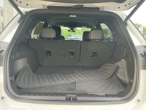 Used 2022 Chevrolet Equinox RS w/ Infotainment Package FWD image 11
