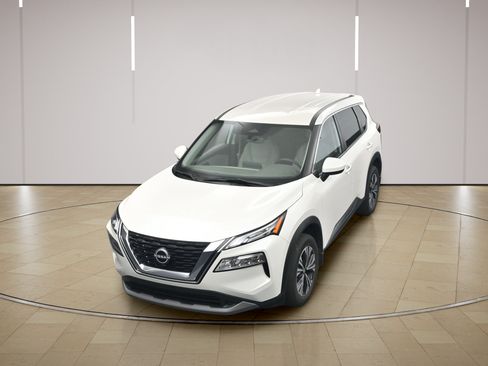 Certified 2023 Nissan Rogue SV FWD image 29