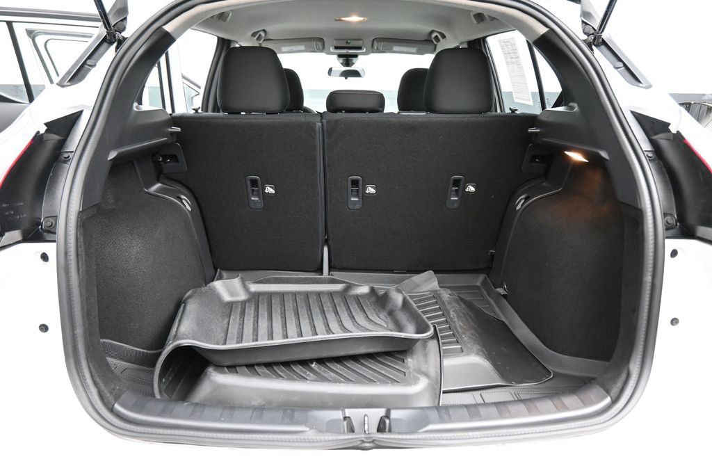 Used 2024 Nissan Kicks SR FWD image 16