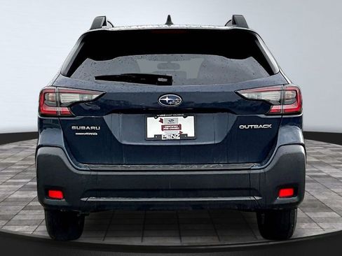 Used 2024 Subaru Outback Premium AWD/4WD image 5