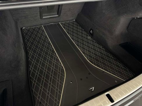 Used 2020 BMW 740i w/ M Sport Package image 31