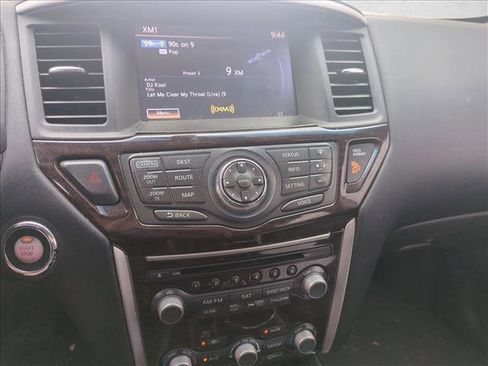 Used 2015 Nissan Pathfinder Platinum w/ Family Entertainment Package image 12