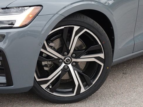 Used 2023 Volvo S60 B5 Plus w/ Climate Package FWD image 16
