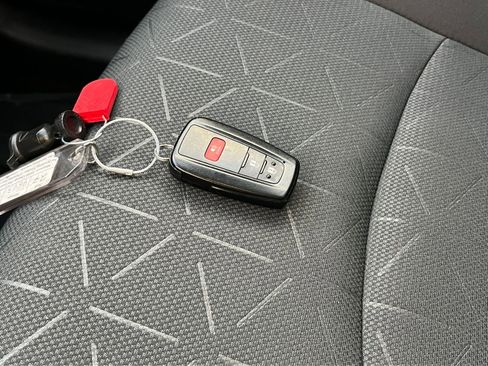 Used 2025 Toyota RAV4 XLE image 22