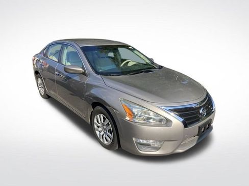 Used 2013 Nissan Altima 2.5 S FWD image 9