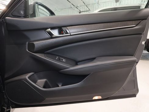 Used 2022 Honda Accord Touring image 19
