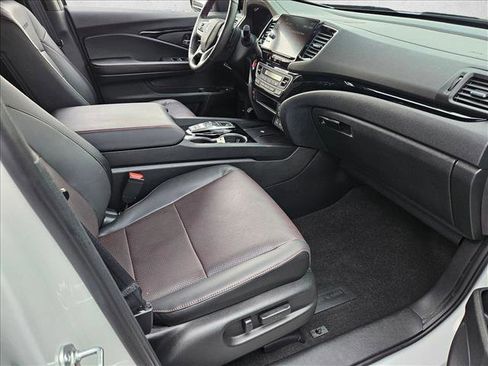 Used 2025 Honda Ridgeline Black Edition image 19