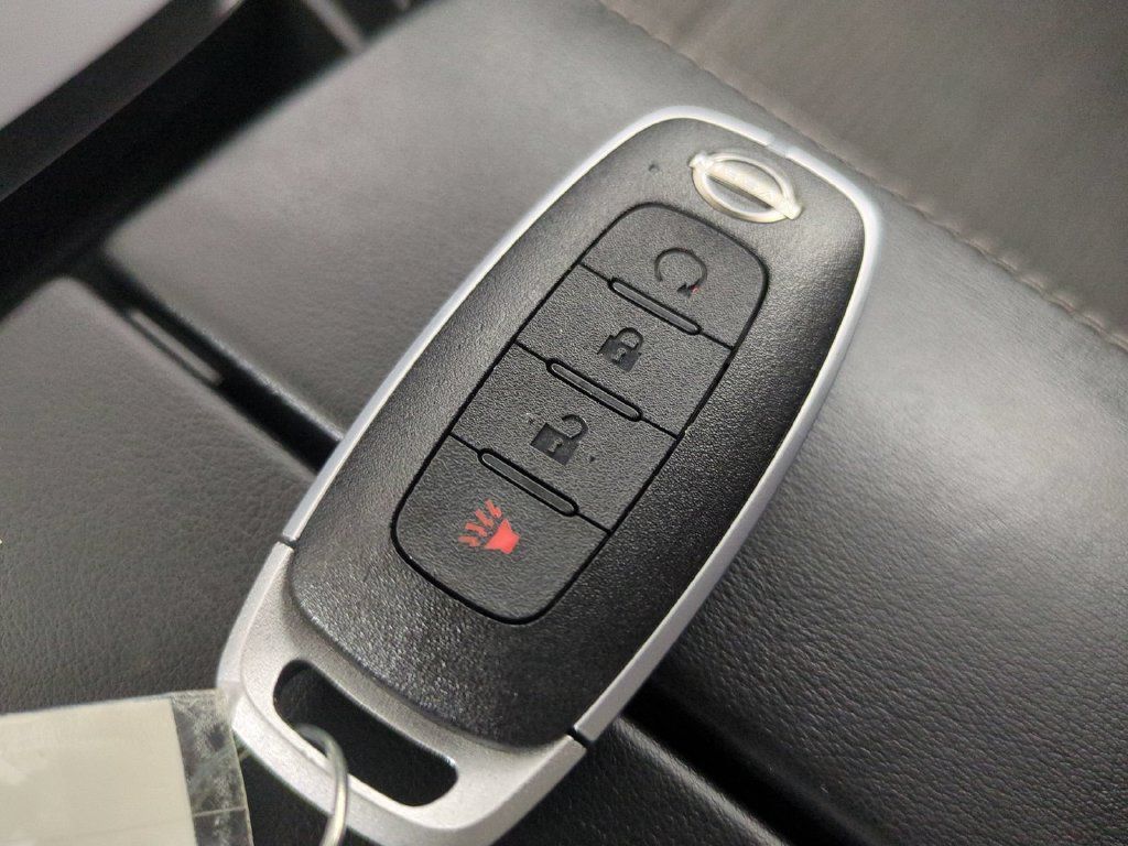 Used 2023 Nissan Rogue SV FWD image 36