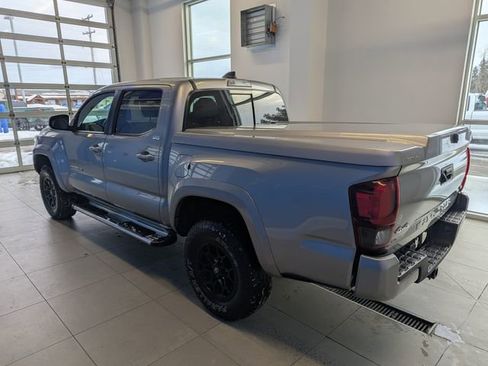 Used 2020 Toyota Tacoma SR5 w/ Technology Package image 7