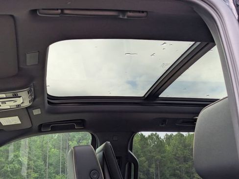 New 2026 Chevrolet Suburban Premier AWD/4WD image 13