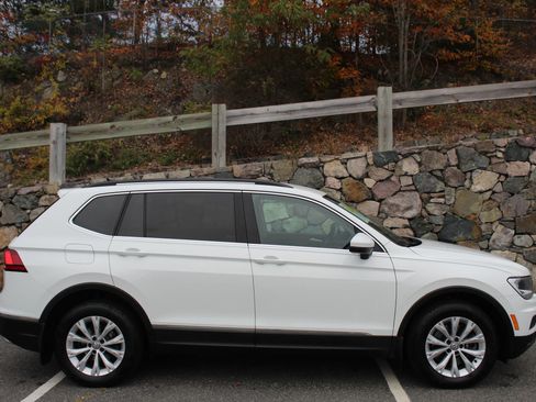 Used 2018 Volkswagen Tiguan SE w/ 3rd Row Seat Package image 5