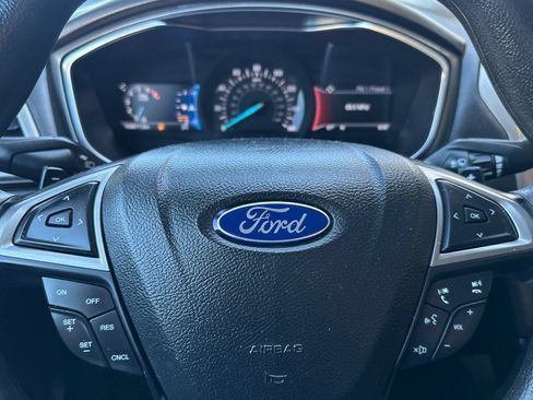 Used 2017 Ford Fusion SE w/ Fusion SE Technology Package FWD image 27