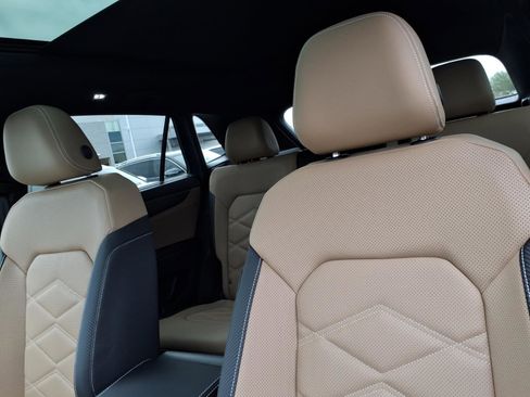 New 2026 Volkswagen Atlas Cross Sport SE image 13