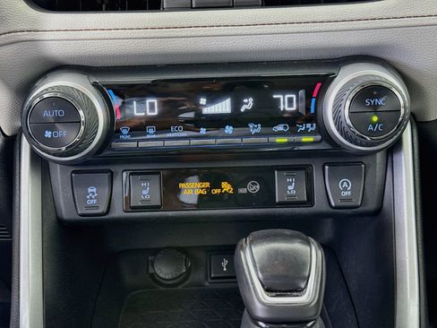Used 2020 Toyota RAV4 XLE Premium AWD/4WD image 15