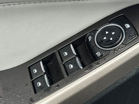 Used 2023 Ford Explorer XLT w/ Equipment Group 202A image 12