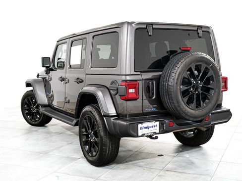Used 2025 Jeep Wrangler Unlimited Sahara AWD/4WD image 5