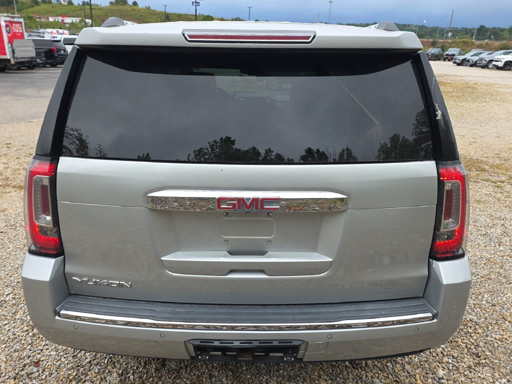 Used 2017 GMC Yukon Denali AWD/4WD image 5