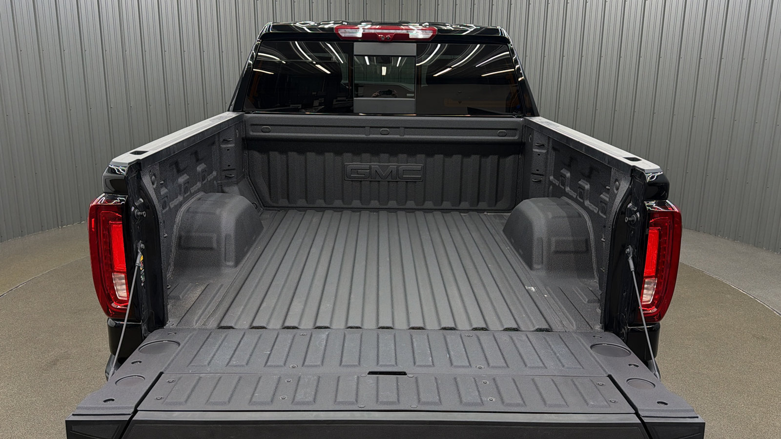 Used 2026 GMC Sierra 1500 Denali w/ Denali Reserve Package AWD/4WD image 17