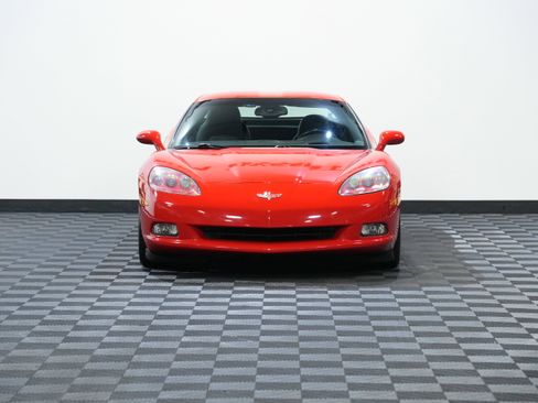 Used 2007 Chevrolet Corvette Coupe w/ Preferred Equipment Group image 4