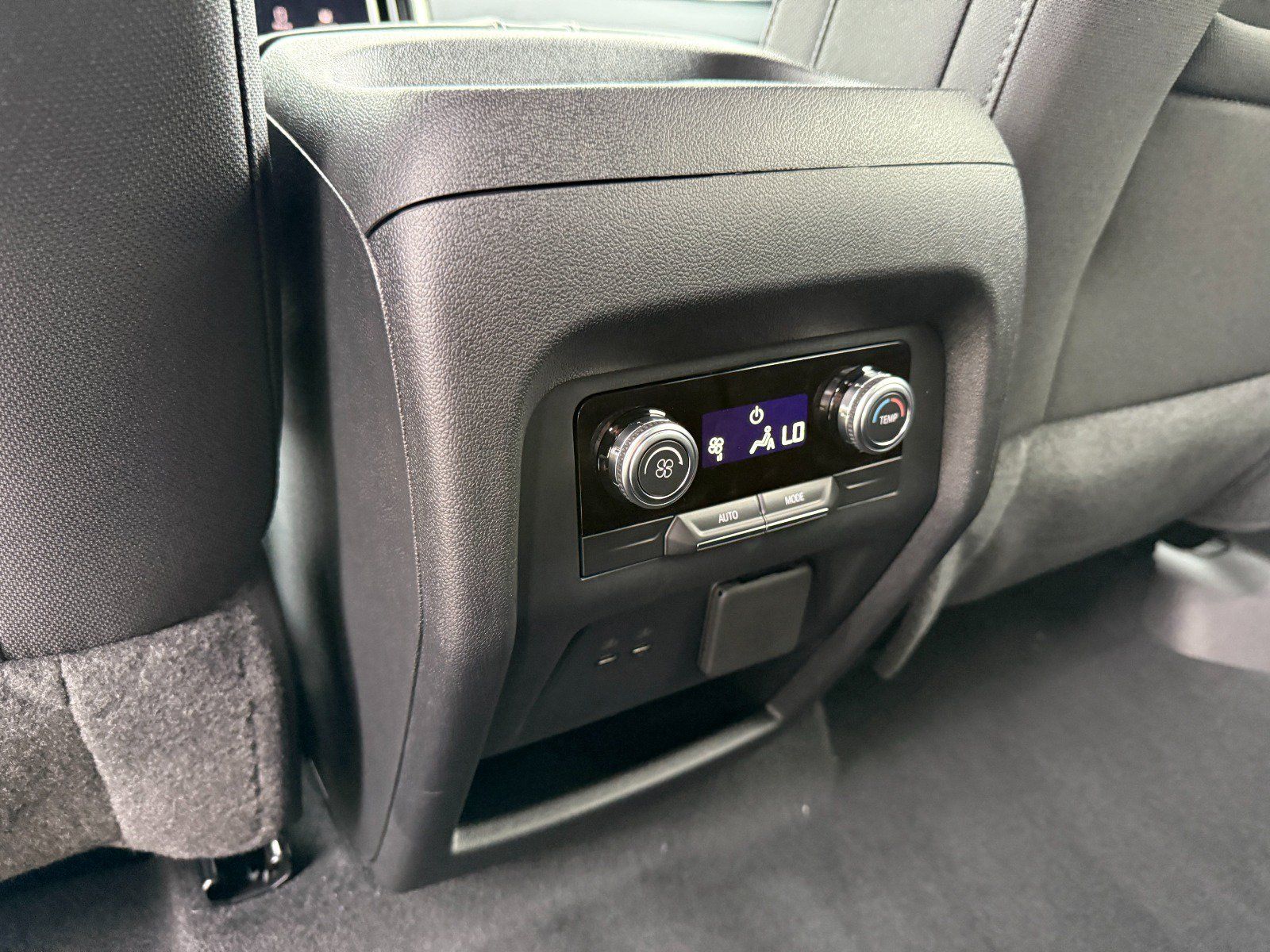 New 2027 GMC Acadia Elevation w/ Black Edition AWD/4WD image 18