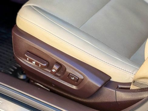 Used 2017 Lexus ES 350 w/ Premium Package image 19