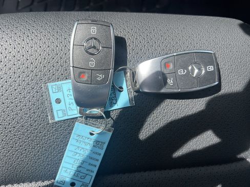 Certified 2024 Mercedes-Benz GLE 350 4MATIC w/ AMG Line Exterior image 37