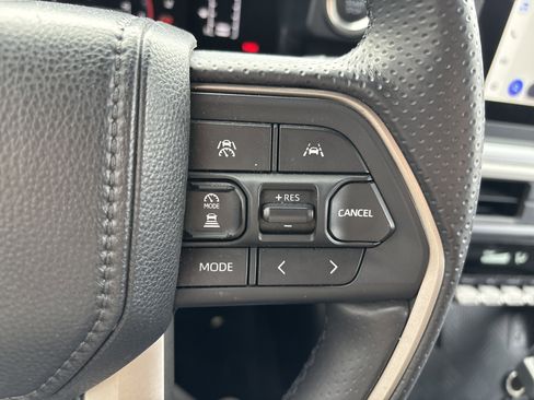 Used 2025 Toyota 4Runner SR5 image 19