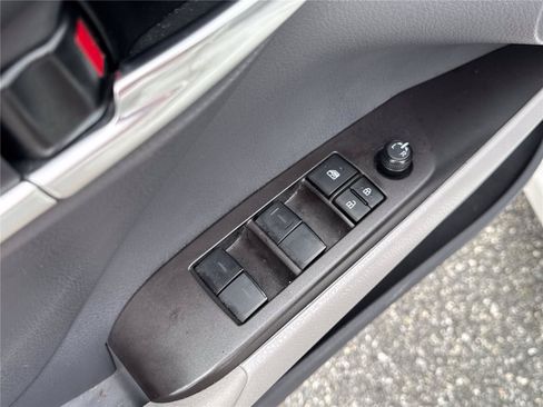 Used 2024 Toyota Camry SE FWD image 18