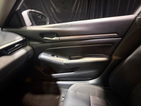 Used 2022 Nissan Altima 2.5 SV FWD image 16