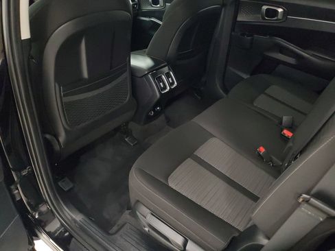 Used 2022 Kia Sorento LX FWD image 14