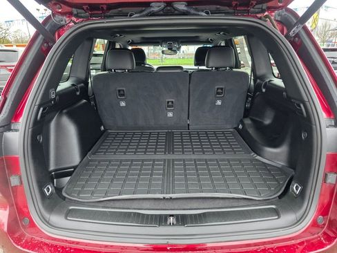 Used 2023 Jeep Grand Cherokee Altitude image 24