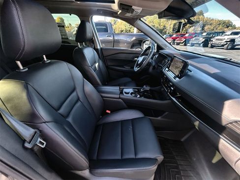 Certified 2023 Nissan Rogue SL w/ SL Premium Package image 14