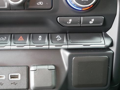 Used 2019 Chevrolet Silverado 1500 LT Trail Boss w/ Convenience Package image 32