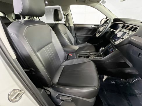 Used 2022 Volkswagen Tiguan SE AWD/4WD image 27